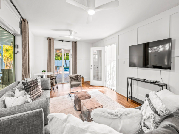 Walk to the Beach Three Bedroom Rental Home in Anna Maria